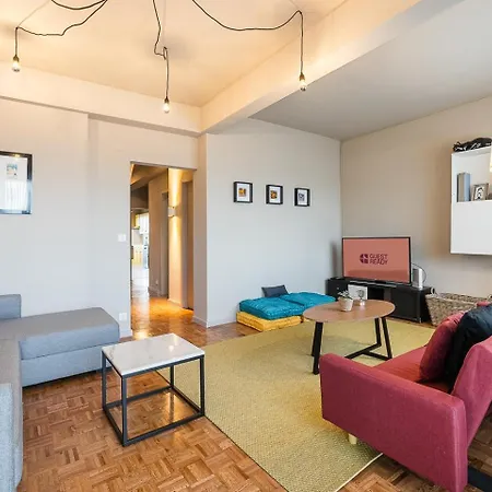 Guestready - A Charming Duplex Near Boavista ポルト