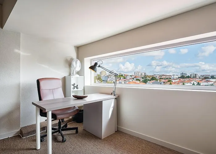 Guestready - A Charming Duplex Near Boavista * Oporto