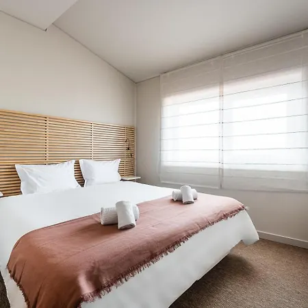 Guestready - A Charming Duplex Near Boavista 아파트 포르투